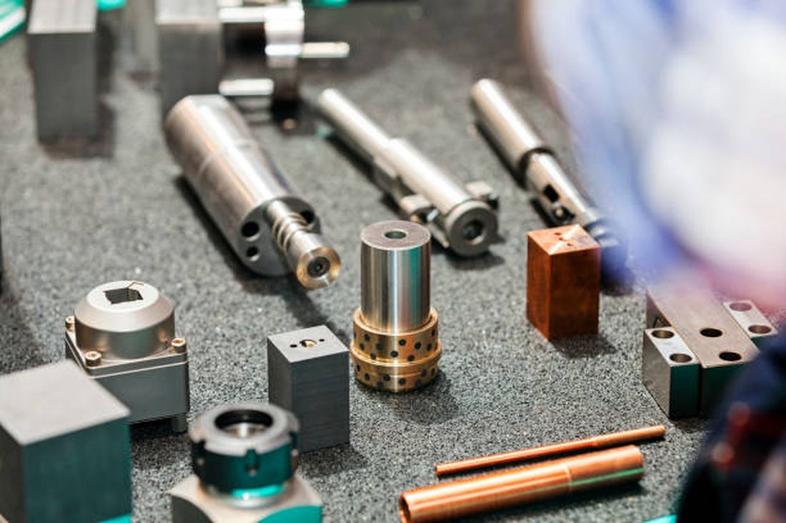 Die set components and inserts